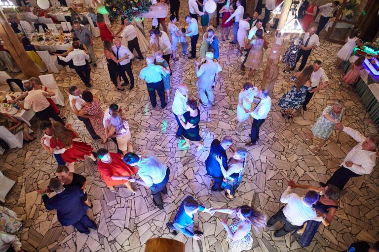 Maciejowa Chata wesela parkiet w sali dużej