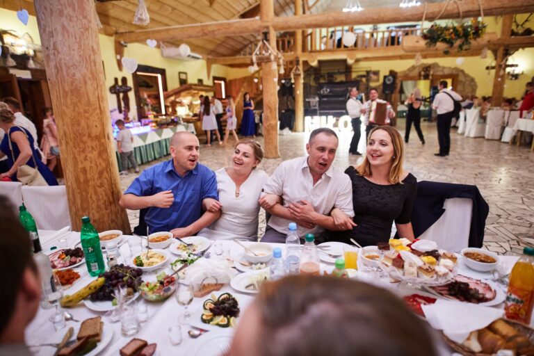 Maciejowa Chata wesela stoły wokół parkietu